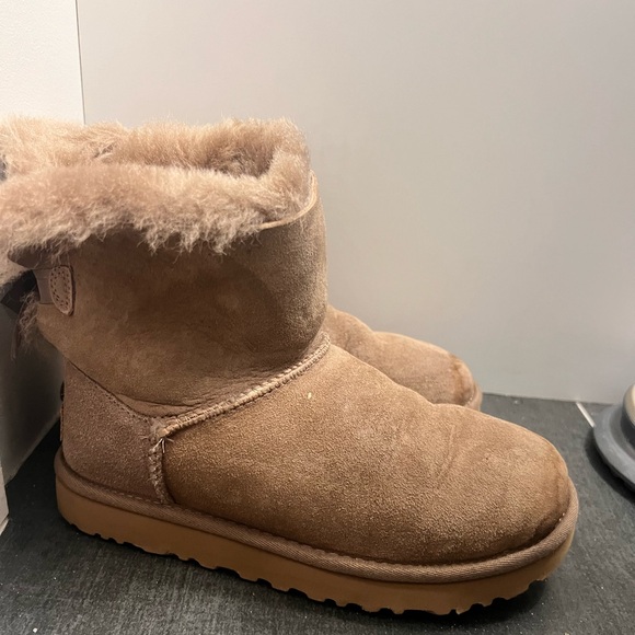 UGG tan boot women’s size 6 - Picture 1 of 4